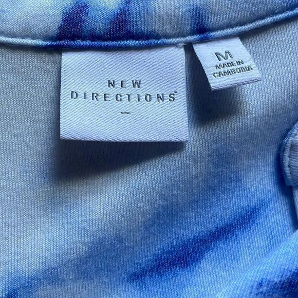 New Directions soft comfy tie dye tunic v neck with 4 buttons - Picture 3 of 4